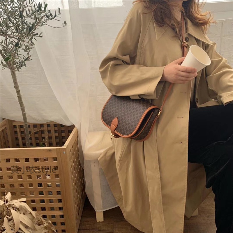 バッグ レディースバッグ ショルダーバッグ 斜め掛けバッグ 斜め掛け ショルダー 仕切り 大人可愛い シンプル カジュアル 大人 おしゃれ お洒落 レトロ こなれ感 柄 10代 20代 30代 40代