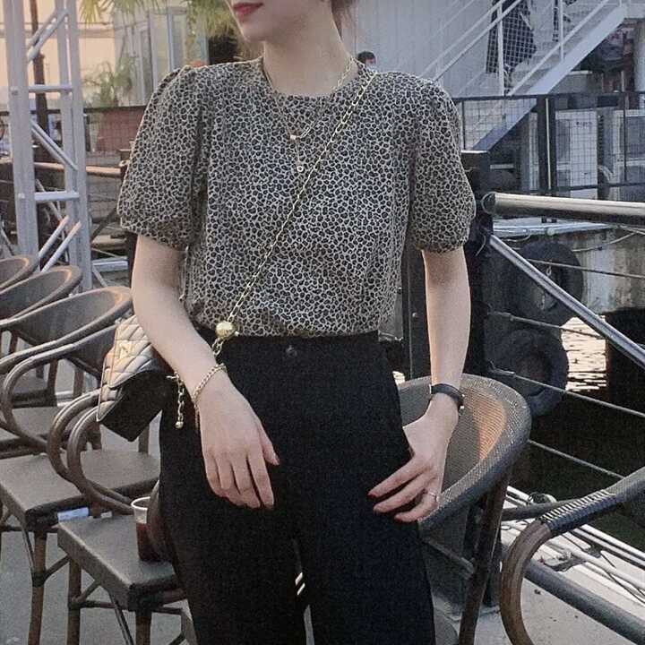 トップス Tシャツ カットソー 袖あり 半袖 ラウンドネック ヒョウ柄 レオパード スリム タック メロウ かわいい 大人可愛い きれいめ シンプル カジュアル おしゃれ 無地 春 夏 10代 20代