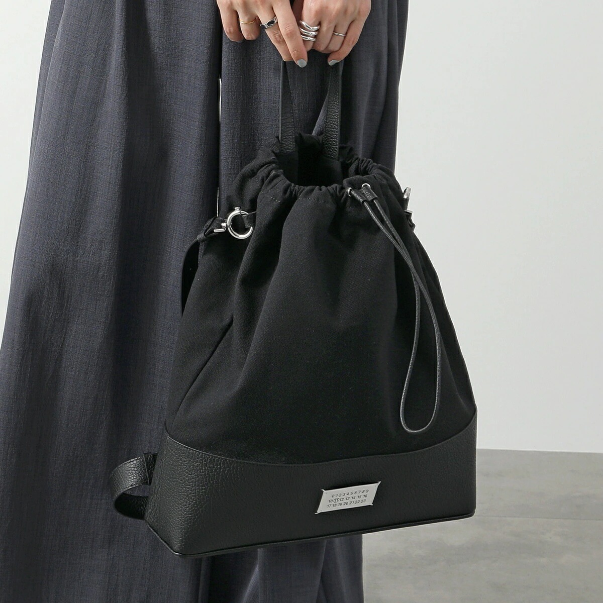 MAISON MARGIELA メゾンマルジェラ バックパック 5AC ミディアム SB2WA0010 P4348 レディース ドローストリング リュック レザー 鞄 SB2WA0010P4348T8