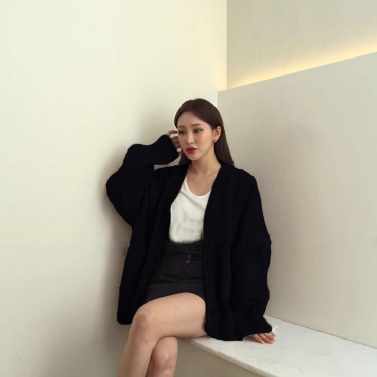 オーバーサイズカーディガン センターボタン カーディガン デート 高級 ニッチ 長袖 ニット かわいい 大人可愛い きれいめ シンプル カジュアル 大人 上品 おしゃれ お洒落 かっこいい レトロ