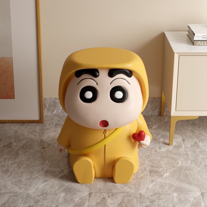 クレヨンしんちゃんの腰掛け漫画かわいい子供のソファーの赤ちゃんが座っているネットの赤いアイデアの客間のお茶の低い腰掛けの置物