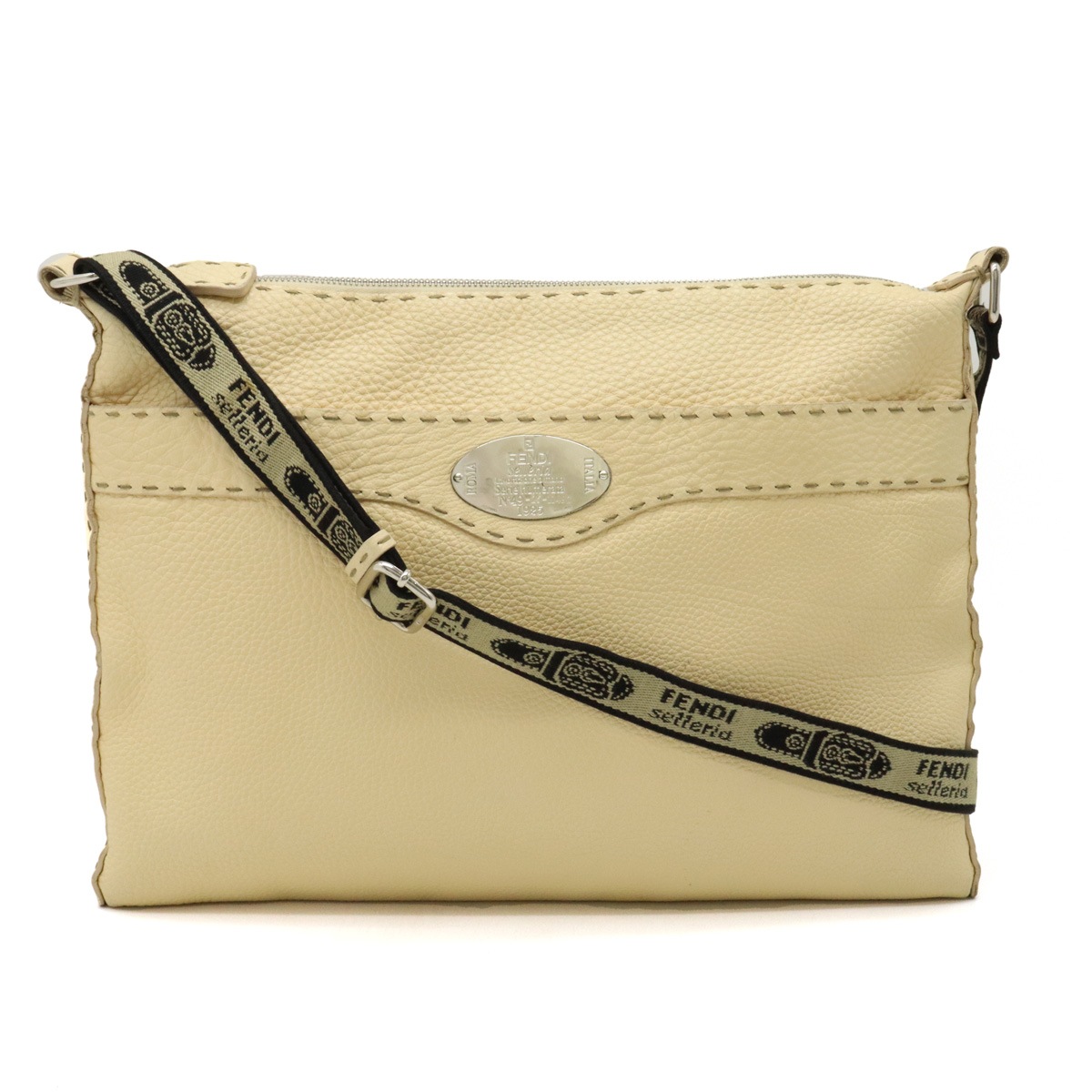 セレリア ショルダーバッグ 斜め掛け レザー クリーム ベージュ系 シルバー金具 8BT093