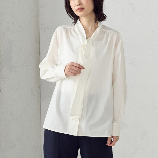 トップス シャツ 長袖 ハイネック リボン 前開き ボタン ミディアム丈 かわいい 大人可愛い きれいめ シンプル 上品 おしゃれ かっこいい カジュアル こなれ感 個性的 きちんと 主役級 存在感