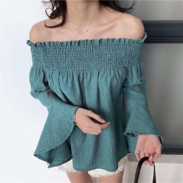 2244.フレアスリーブ　オフショルダー　トップス(グリーン)
