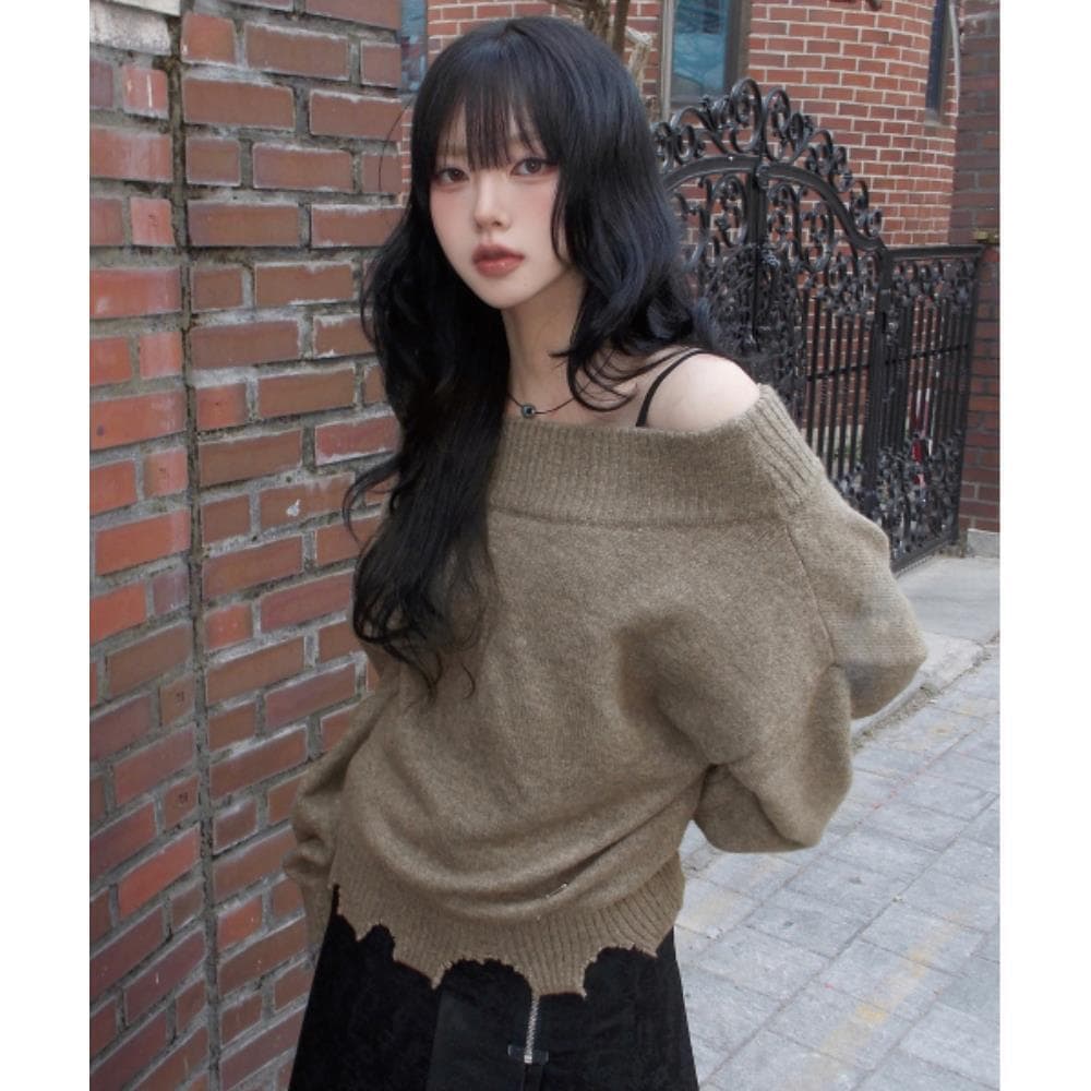 ROCKCAKE Off Shoulder Damaged Knit Brown RC25KN03900BR