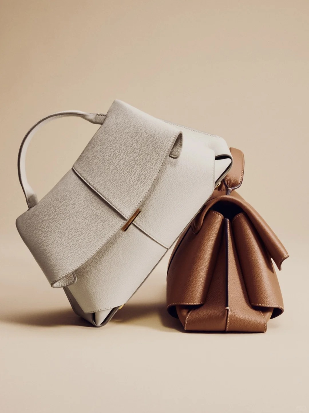 福袋トートバック 本革 ホーボーバッグ ショルダーバッグ 水筒ポーチ 肩掛け大容量 防水 新作 リュック 手提げバッグ ミニバッグ 気質 おしゃれ 百掛け バックパック高級感 質感 気質