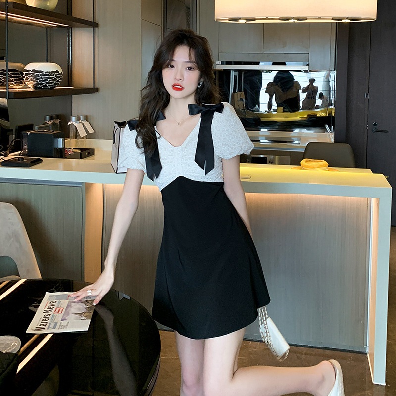 22夏の新型法式優雅領つなぎ合わせスカート蝶ネクタイの飾り半袖のワンピースの女性 ニットワンピ 日本の職人技 Vivalafocaccia Com