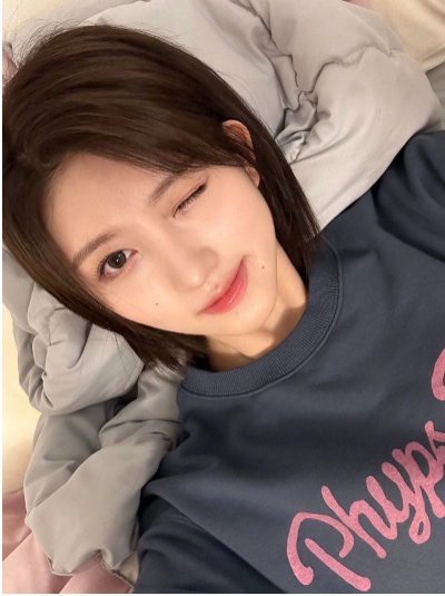 Qoo10 IVE ガウル 着用 プリント 長袖 ト Qoo10 IVE ガウル 着用 プリント 長袖 ト