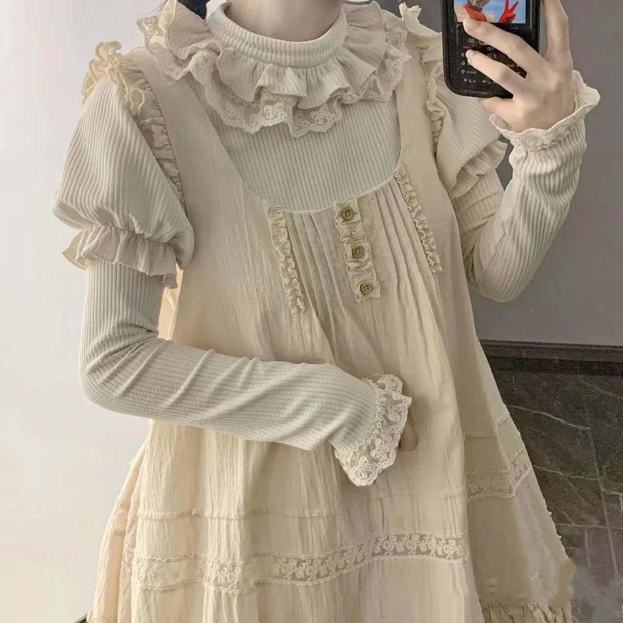 Lolita秋冬百搭泡泡袖蕾丝花边打底内搭洛丽塔高弹显瘦百搭针织衫