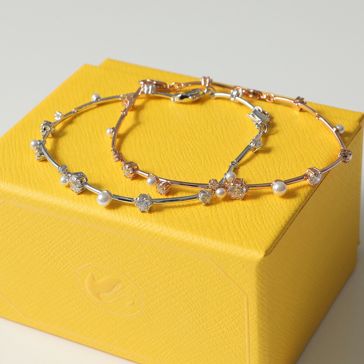 SWAROVSKI スワロフスキー ブレスレット Constella bracelet 5707511 5729505 レディース バングル クリスタル パール アクセサリー カラー2色