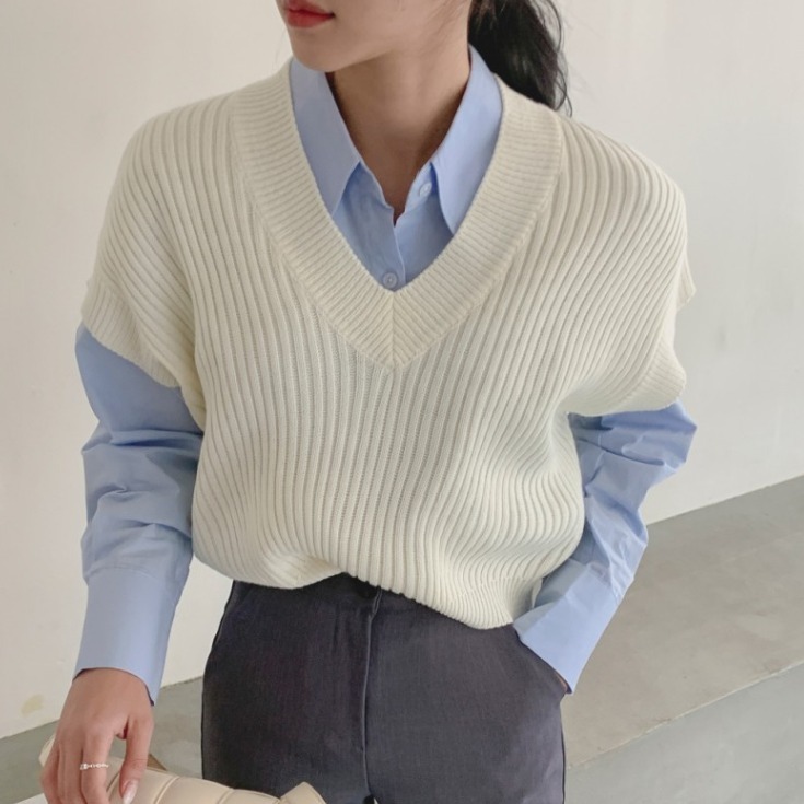トップス ベスト ショート ショート丈 袖なし Vネック 襟なし ノーカラー ワイド ニット リブニット シンプル カジュアル おしゃれ お洒落 レトロ こなれ感 ラフ ルーズ 個性的 モード系