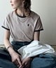 ベージュ