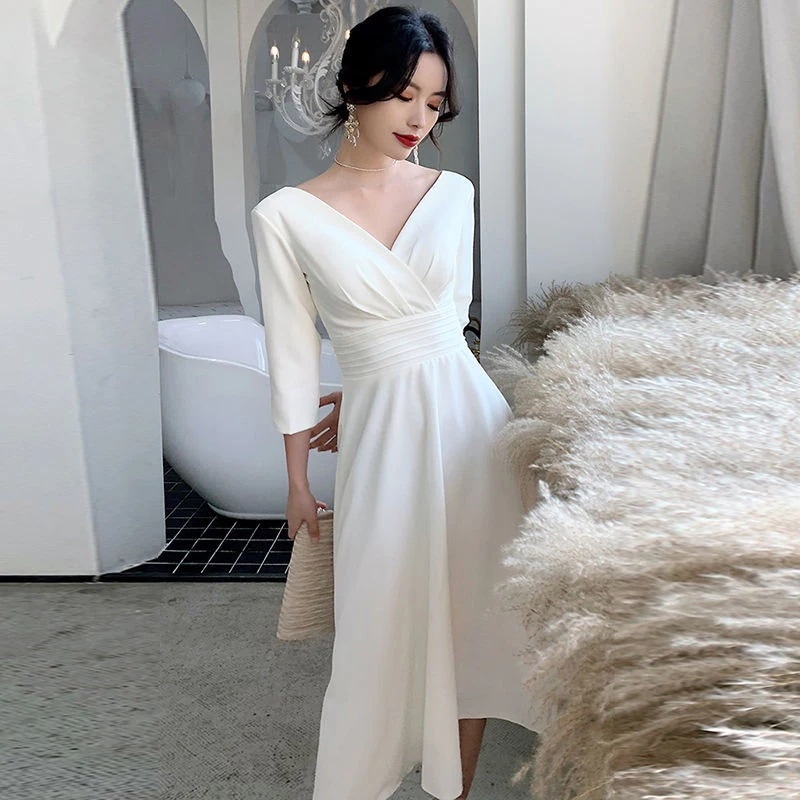 白の小さなイブニングドレススカートは普段の誕生日パーティーライトドレスサテンドレス婚約証明書