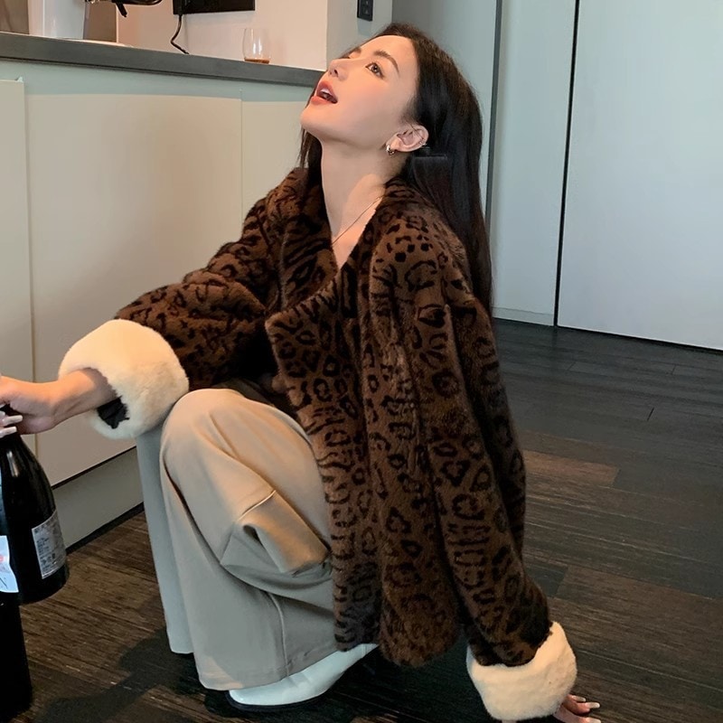 ヒョウ柄イミテーションミンクコートヤングワイルド環境に優しいミンクスプライスファーレディースラウンドネックショートファーコート