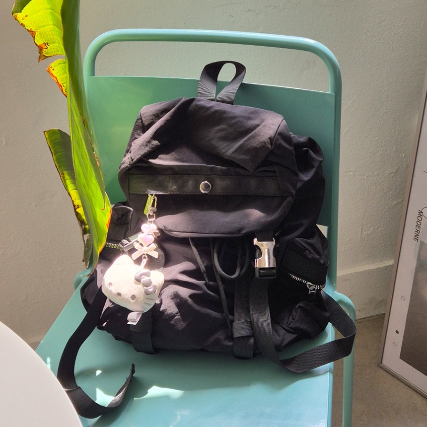 【LAPEL】軽量ナイロン×ストリングのソフトバックパック韓国で人気のカジュアルデイリーバッグ