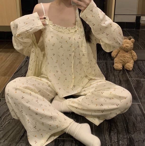 3点セット レディース パジャマ 部屋着 キャミソール セットアップ 上着 寝巻き 前開き ストレートパンツ ロングパンツ ロング 丈長 長袖 萌袖 フリル袖 クルーネック ボートネック 襟なし 細身