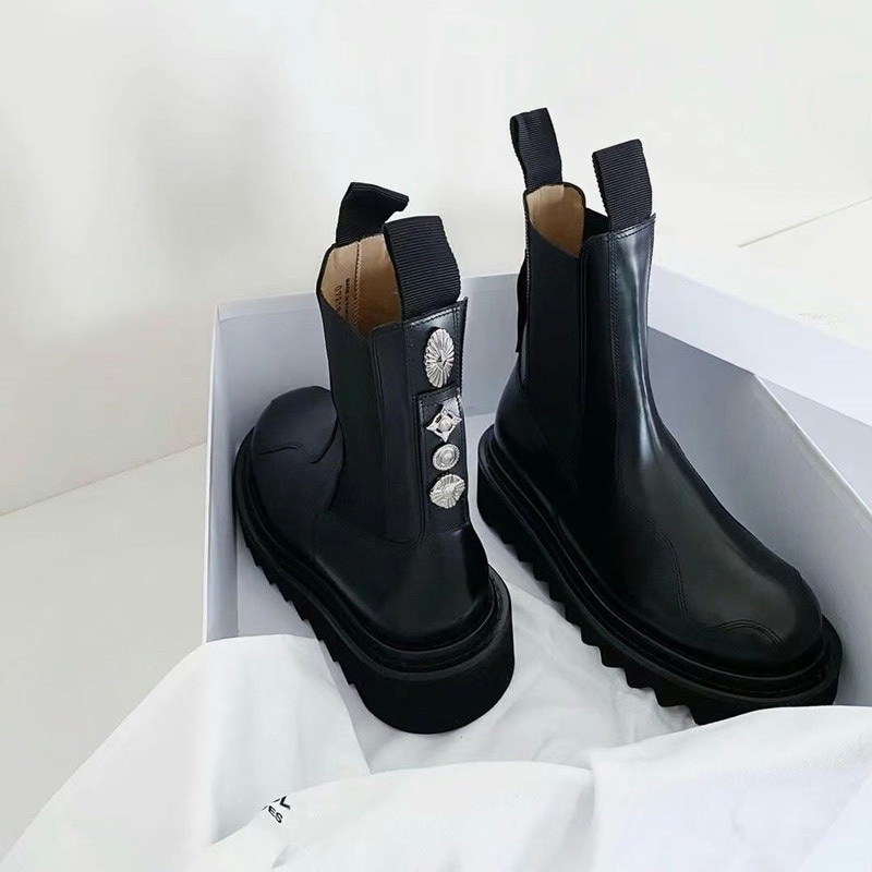 コンバットラバーソールブーツ シューズ 靴 くつ クツ ブーツ レディースシューズ レディースブーツ ショートブーツ 厚底 歩きやすい 履きやすい 走れる キラキラ ボタン チャーム 美脚 脚長 サイ