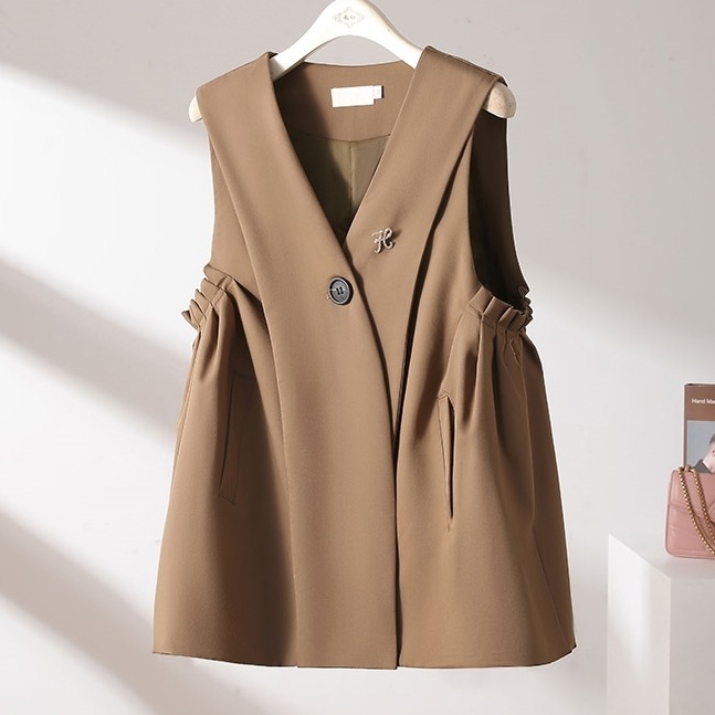 トップス ベスト Vネック 前開き ショート丈 可愛い かわいい 大人可愛い きれいめ シンプル 上品 おしゃれ かっこいい カジュアル こなれ感 個性的 主役級 存在感 レトロ きちんと 抜け感