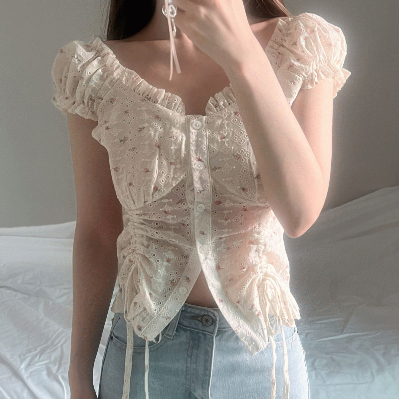 잔꽃 셔링 레이스 오프숄더 블라우스