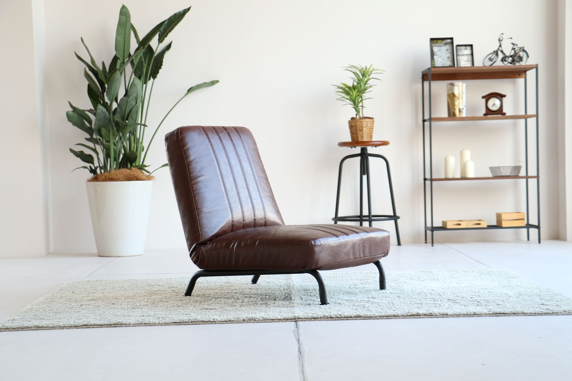 ローソファー 1人掛け レトロ おしゃれ 北欧モダン 座椅子 ヴィンテージ ポケットコイル パーソナルチェア 一人掛け レザー ロータイプ