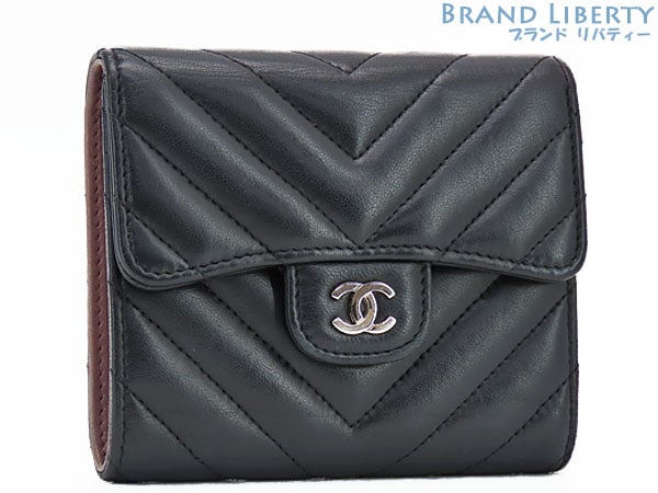 美品シャネルシェブロンココマークスモールフラップウォレット三つ折り財布ブラックシルバー金具ラムスキン