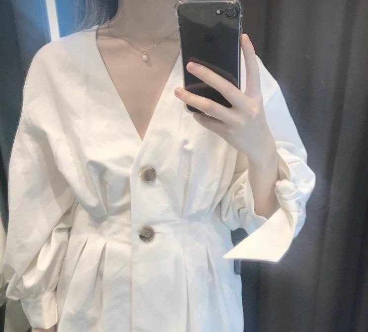 2468.カジュアルなパフスリーブ長袖ブラウス（ホワイト）2019 春夏 sale シンプル Ｖネック 普段使い