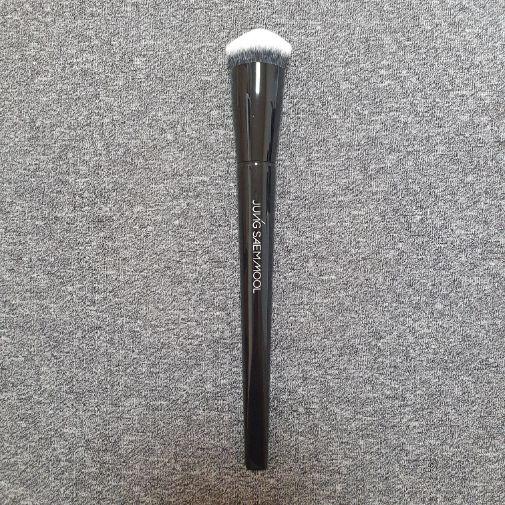 マスタークラスファンデーションブラシ