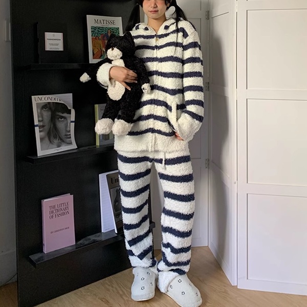 レディース ルームウェア パジャマ 部屋着 セットアップ 長袖 前開き フード ボトムス パンツ ロング ロング丈 ウエストゴム ふっくら ファスナー バイカラー ベルベット かわいい 大人可愛い