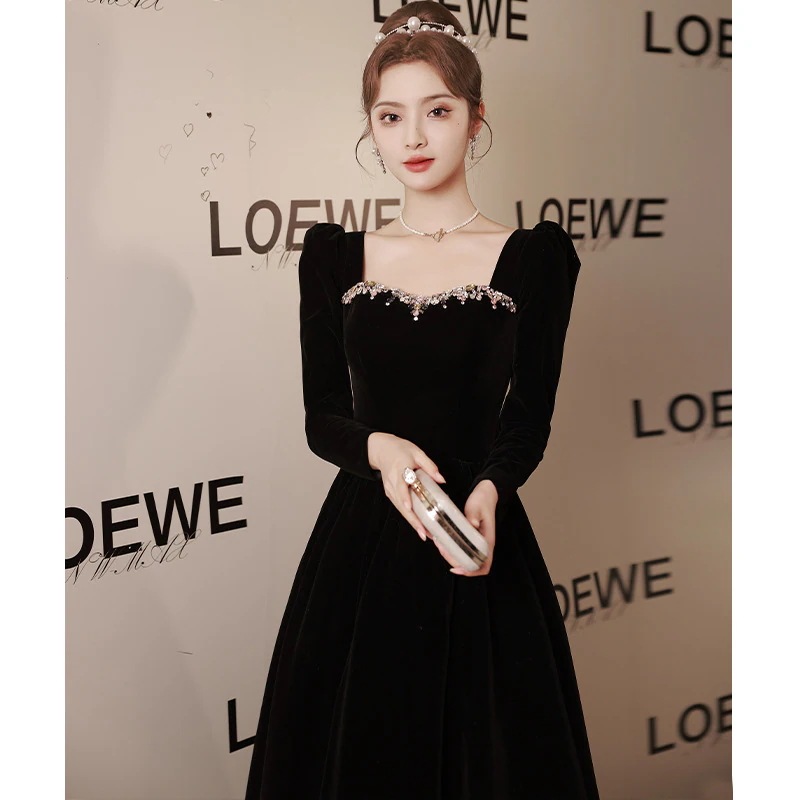 黒のドレス女性2024新型軽贅沢小衆高級気質年次総会ベルベット春夏長袖高級感
