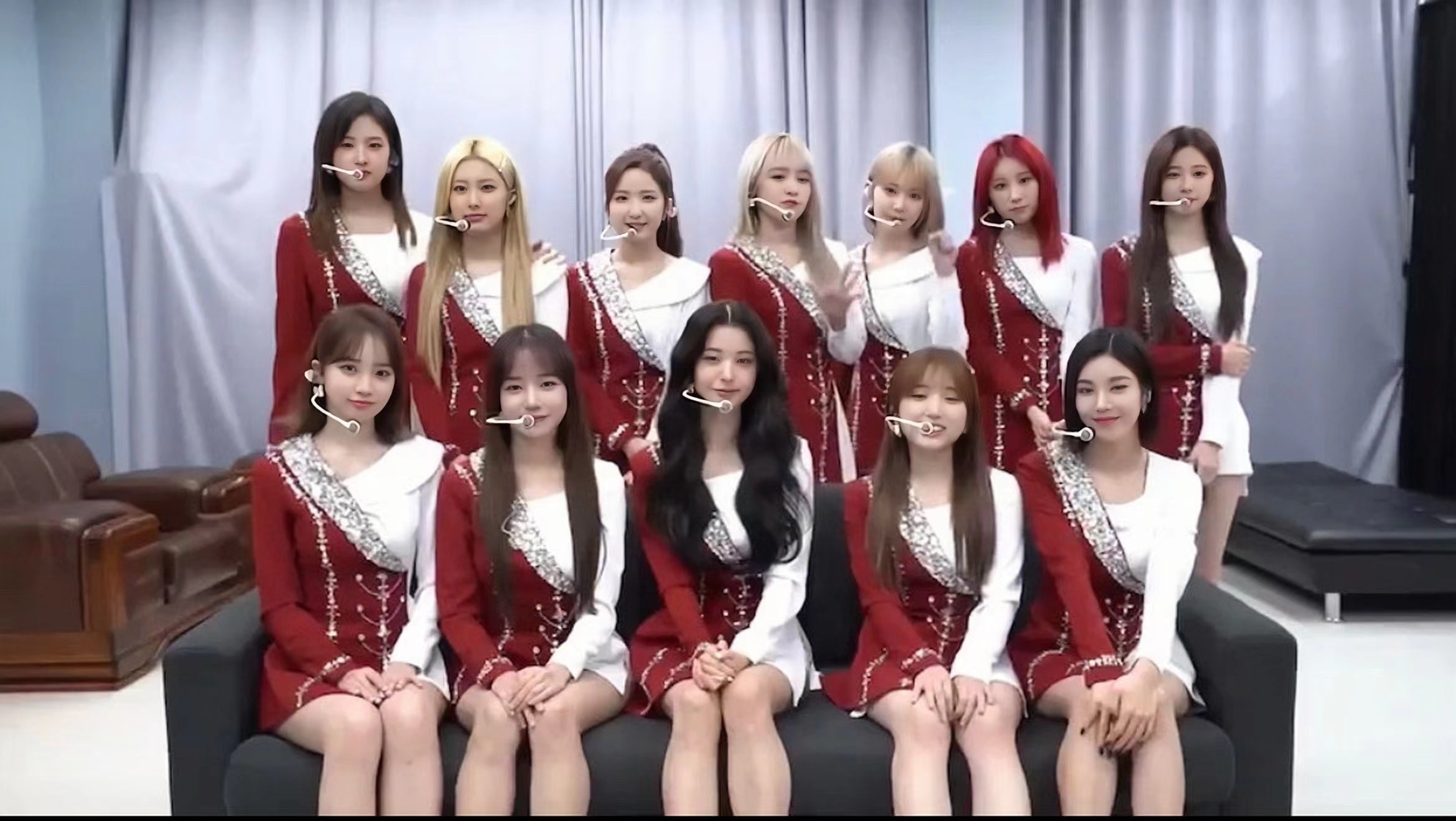 Izone パフォーマンス服 ユニバースヤングダンスチームスーツ 歌うジャズ服 5,925円