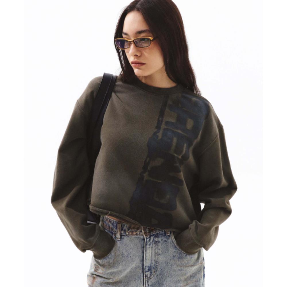 PRENDA SMUDGED LOGO CROP SWEATSHIRT KHAKI PRTFSSCR06WK3