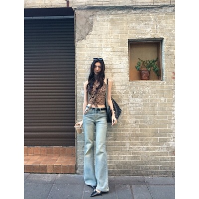 ヴィンテージブルーブーツカットジーンズ女性用ハイウエストスリムパンツとフロアレングスのフレアパンツ