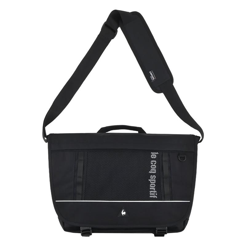 エアフロートメッセンジャーバッグ QR123ABG11BLK