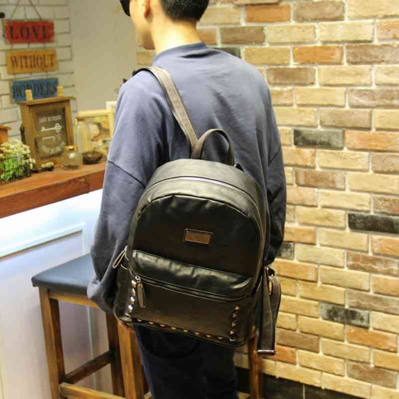 リュック メンズ アウトドア バッグ ビジネス リュックサック 秋 ビジネスバッグ スポーツ 通勤 冬 大容量 40L 通学 革 ビジネスリュック おしゃれ 軽量 撥水 ブランド 大学生 夏 PC パ