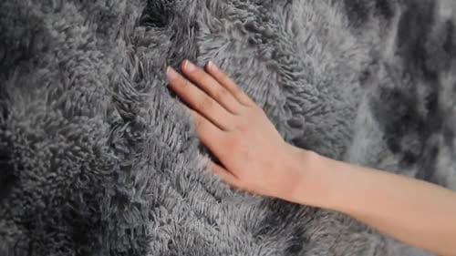 春と夏新商品限定発売 カーペット 北欧風の円形カーペット マルチサイズ選択 すべり止め厚さ4.5cmのロングラグマット 円形 柔らかで快適な寝室のリビング ラグ