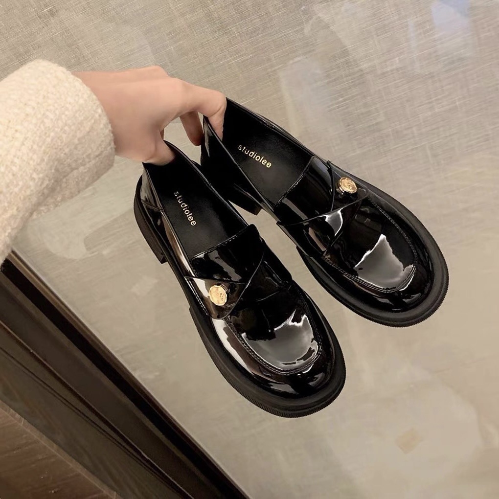 エナメルローファー ローファー エナメル オルチャン フラット 韓国 レディース ブラック 黒 歩きやすい スタイリッシュ レディースシューズ 痛くない おしゃれ きれいめ 厚底 シンプル