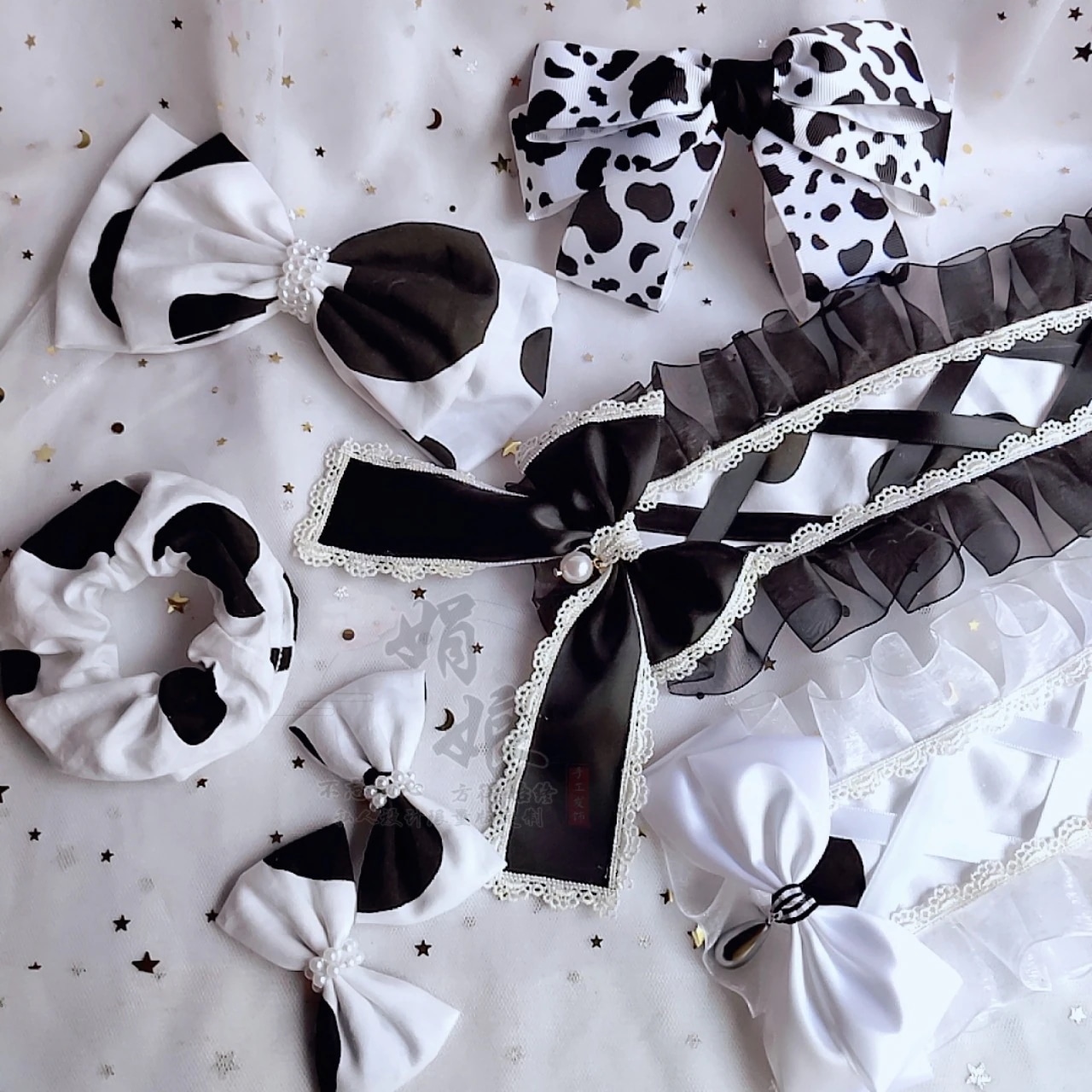 頭飾りの小さな牛のパターンロリータの花のつぼみの髪飾りダルマチアのKCミルクヘアとヌ