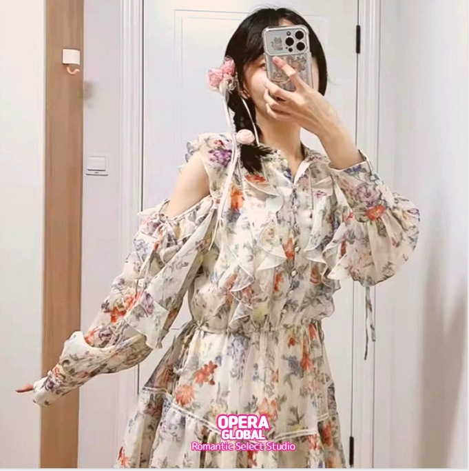 2025年夏新作 オフショルダーフラワーワンピースウエストリボンポイント華奢見えデートコーデにおすすめ