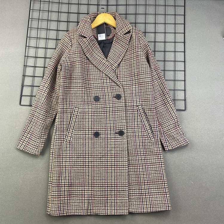 アウター コート ミディアム丈コート チェスターコート 長袖 襟付き 前開き ダブルボタン ポケット かわいい 大人可愛い きれいめ シンプル 上品 おしゃれ かっこいい カジュアル こなれ感 個性的