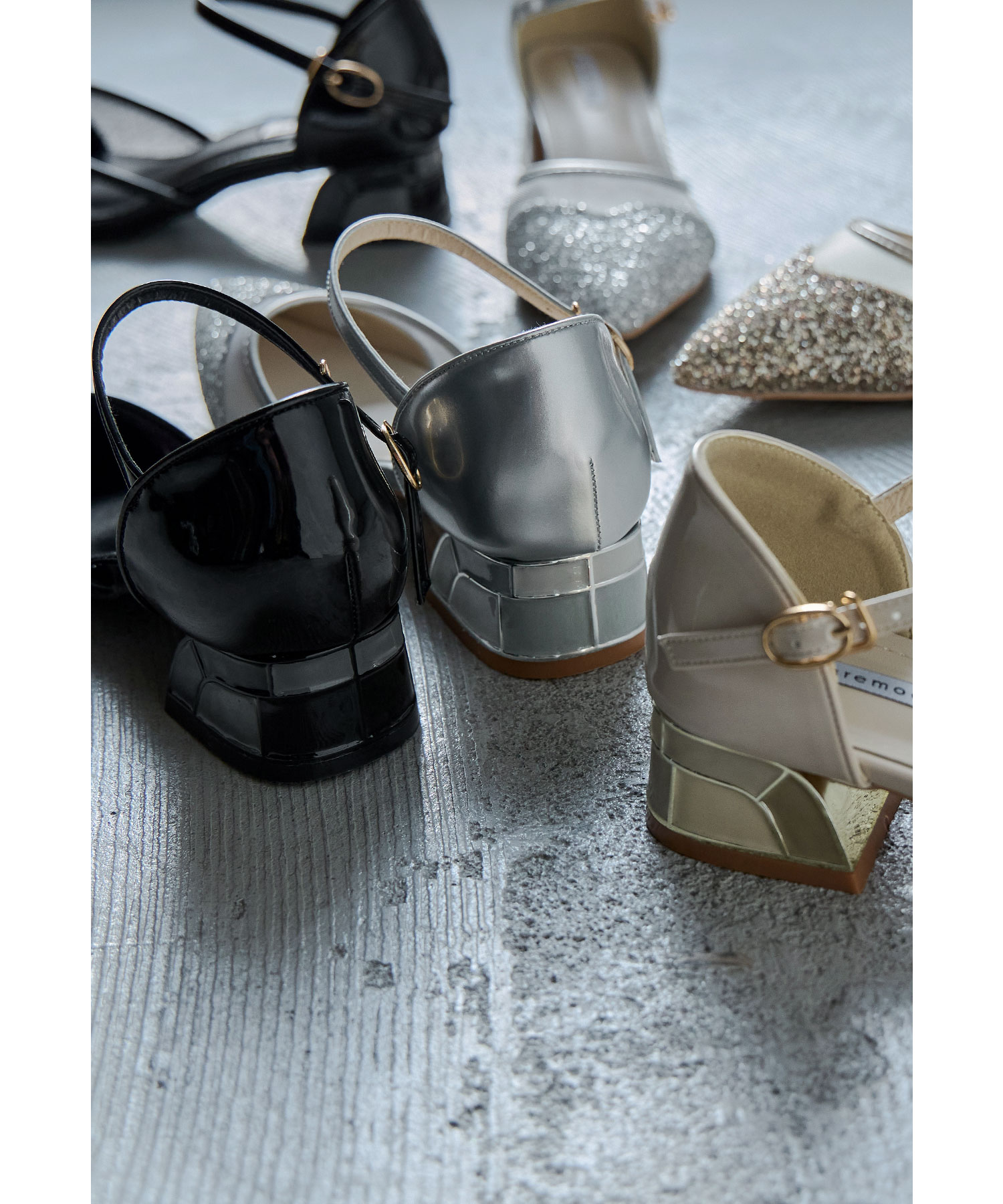 ミラーモザイクヒールグリッターパンプス パーティーシューズ ラメ シアー ポインテッドトゥ 靴 アンクルベルト ストラップ付き 太ヒール 歩きやすい 結婚式 お呼ばれ 二次会 披露宴 謝恩会 成人式