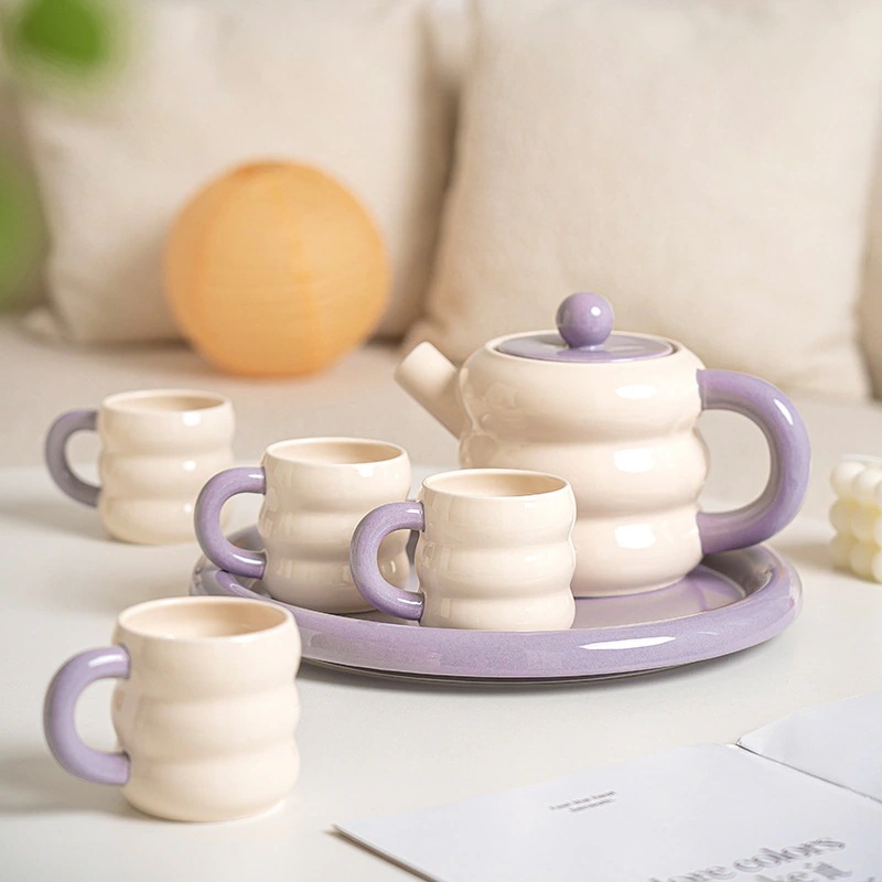 デザインギフトボックスウォーター調理器具セット高価値セラミッククールウォーターケトルウォーターカップ家庭用ティーポットティーポットティーポットティーカップリビングルームフラワーティーセット