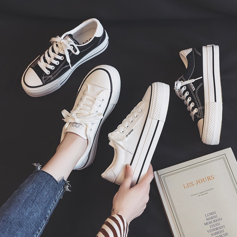 靴　スニーカー　ヒール　運動靴　動きやすい　ローヒール　４cmヒール　走れる　ラバーソール　スリッポン　カジュアル　普段靴　紐靴　コットン　キャンバスシューズ　万能シューズ　トレンド　疲れにくい