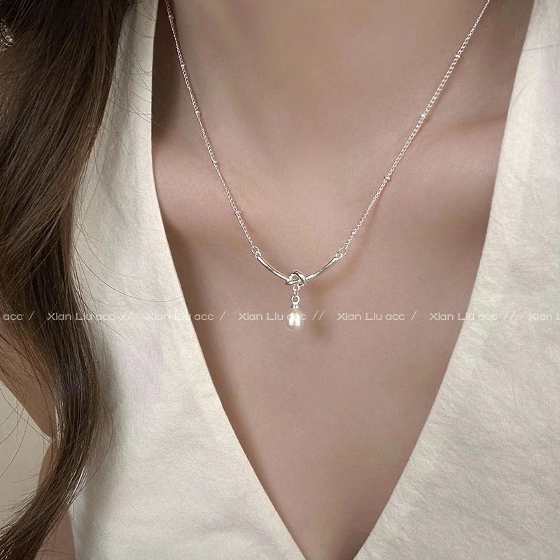 結び目メタル天然真珠ペンダントネックレス女性用軽量小人数設計感鎖骨チェーン首鎖アクセサリー