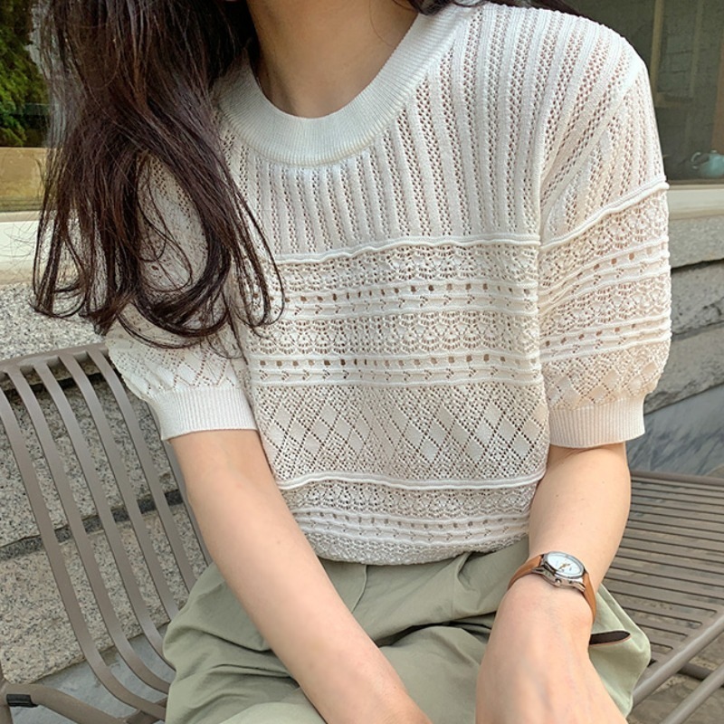 ニット セーター カットソー パフスリーブ 半袖 クルーネック レース 透け感 かわいい 大人可愛い ガーリー シンプル フェミニン 春 夏 デート お出かけ 学生 重ね着 モテ ホワイト