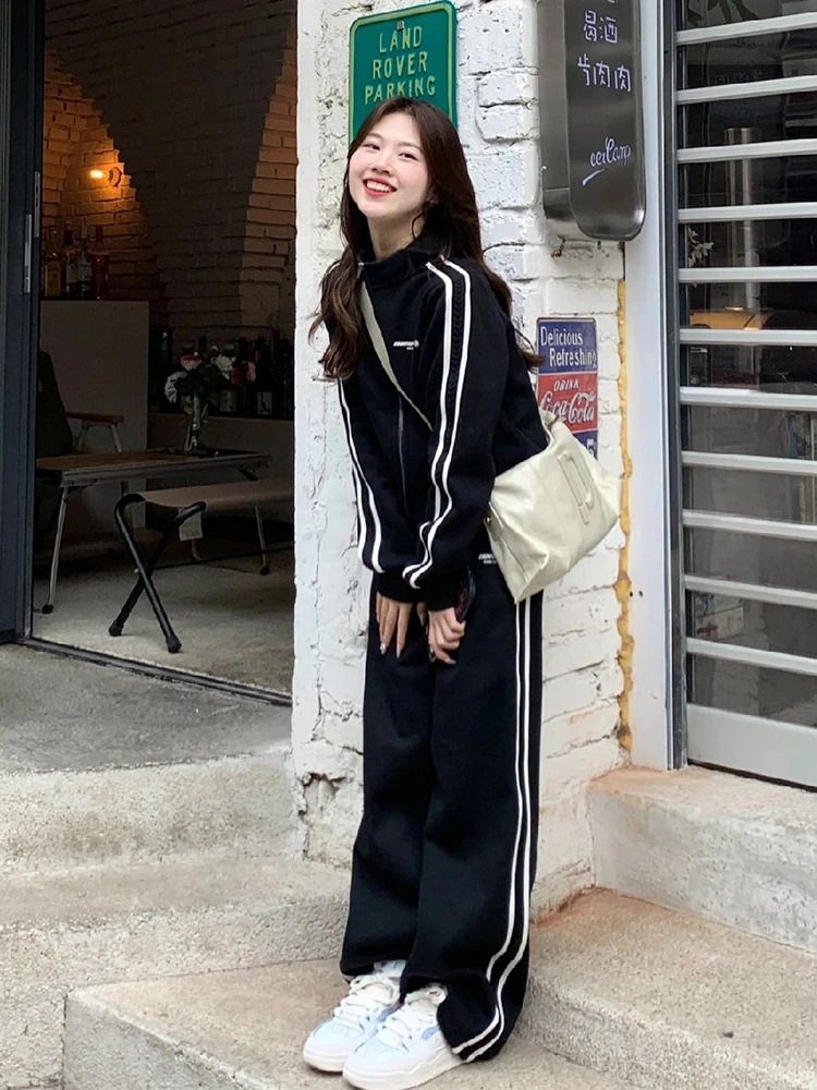 2025 春夏 2点セット トップスパーカー チャック韓国羽織り ショート丈 フルパーカー ルーズ サイド上下ボトムス ストレート系冬 ゆったりサイズワイドシルエットリラックストラック