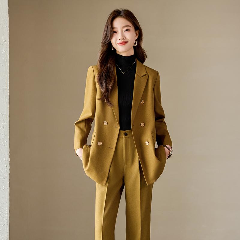 レディース パンツスーツ セットアップ パンツ 上着 ２点 スーツ襟 ダブルブレスト 金ボタン キャメル 黒 オフホワイト オフィス エレガント 上品 シンプル ビジネス おしゃれ シック モダン