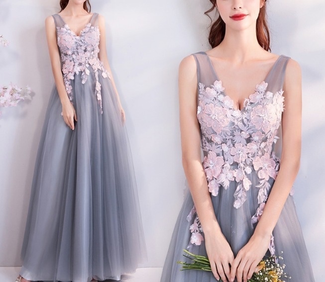 パーティードレス 花柄 刺繍 ロング丈 マキシ丈 フレア チュール Ｖネック ノースリーブ 華やか きれい エレガント フェミニン 結婚式 二次会 お呼ばれ ワンピース フォーマル 2018年新作