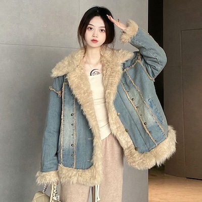 2024レトロなカウボーイのぬいぐるみコートの女性の冬のコートは厚いベルベットの綿服を着ている