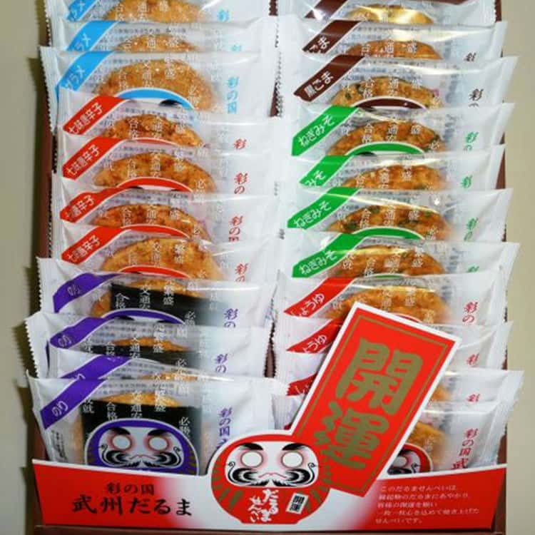 埼玉「七越製 菓」 彩の国だるませんべい 22枚 （醤油4枚黒胡麻3枚七味唐辛子4枚のり4枚ザラメ3枚ねぎみそ4枚） 離島は配送不可 5860019 お歳暮 お中元 お土産 ご進物 ギフト 贈り物に最