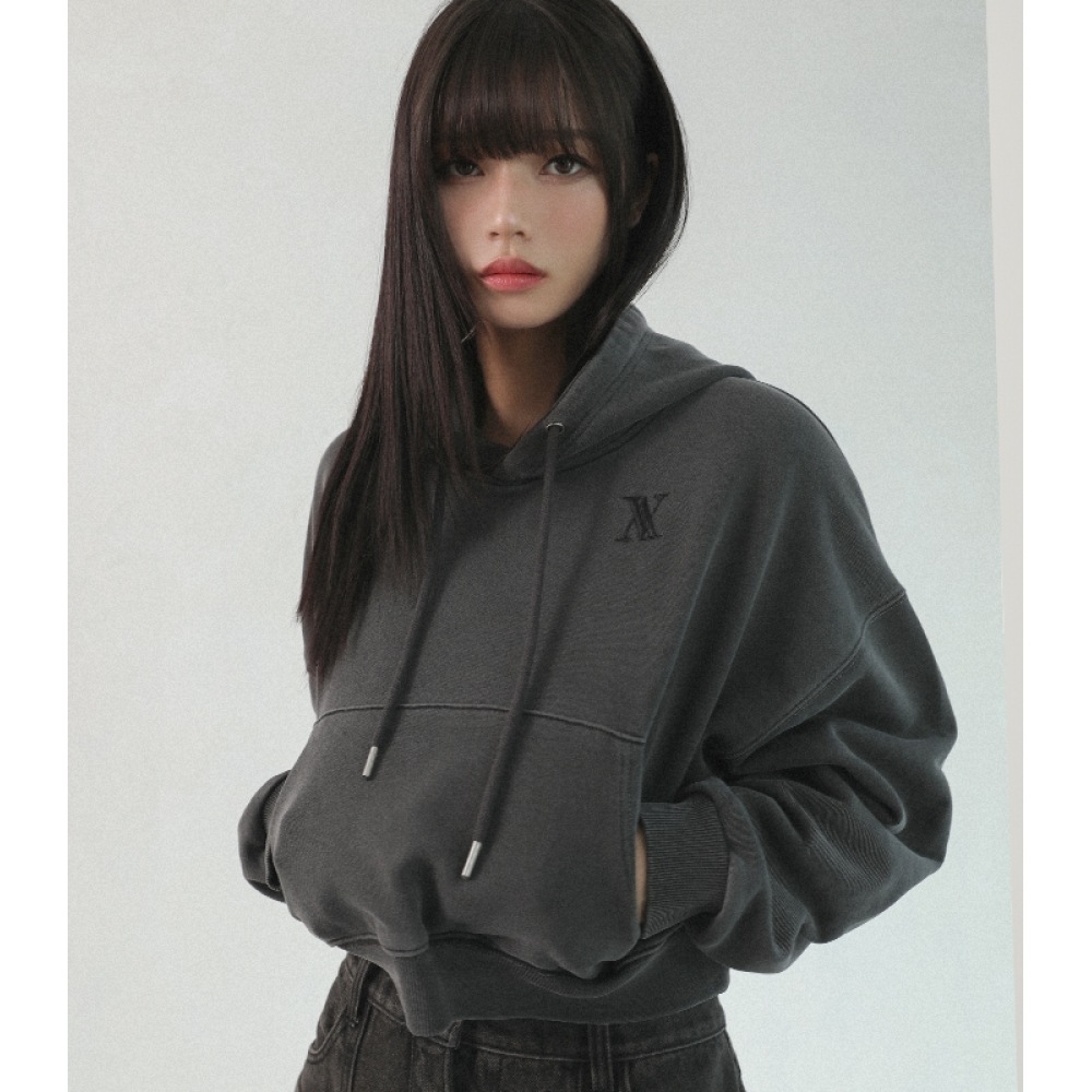 アヴァンドレス AV ロゴクロップパーカーピンジブラック